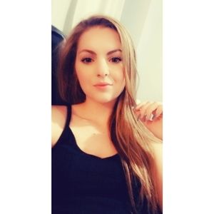 Meet your Posher, Courtney